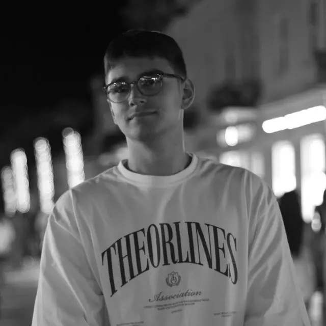 Денис